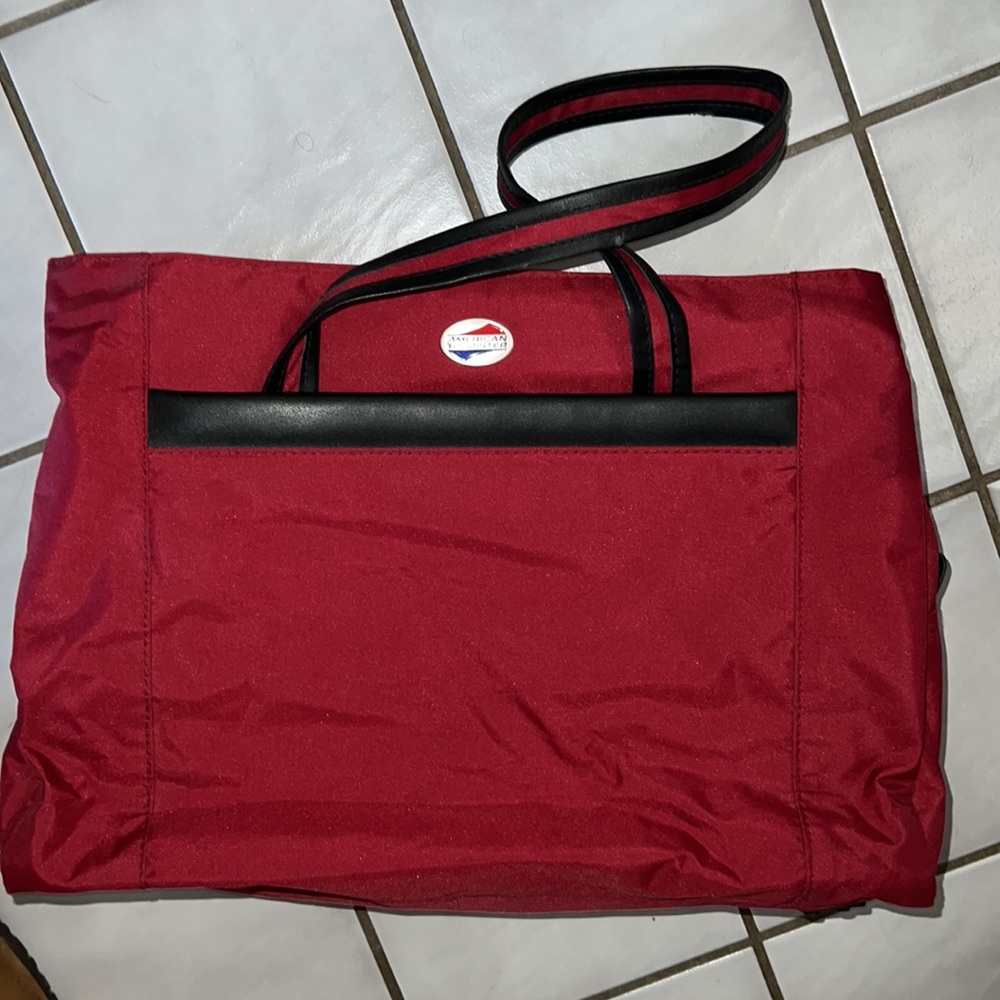 Classic American Tourister Carry On - Picture 2 of 16